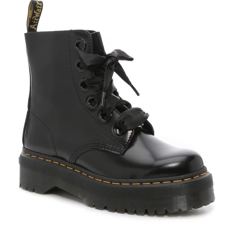 Dr. Martens Molly Boot